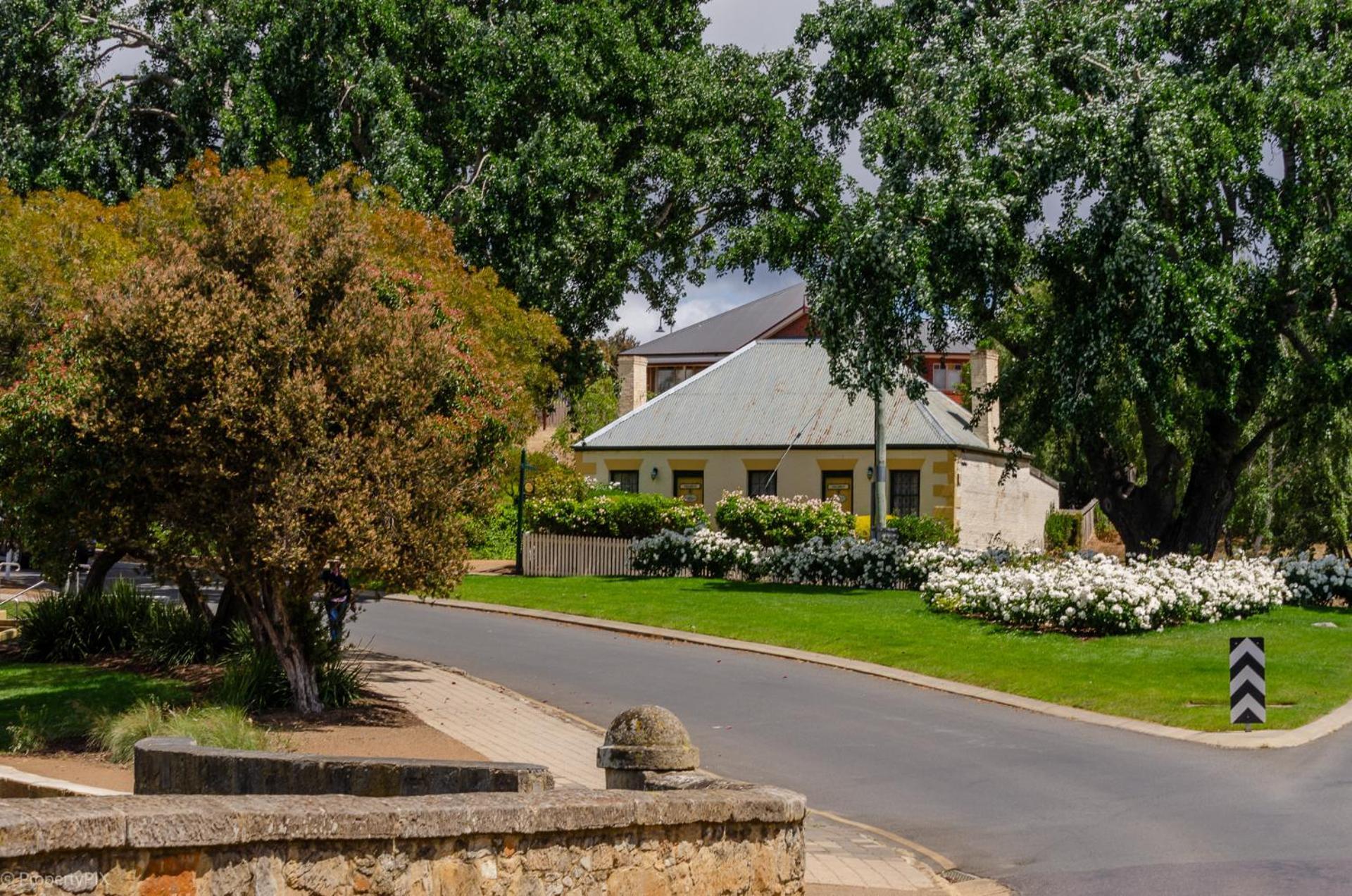 Bridge Cottages Sargeants & Armoury Cottages 1823 - History & Charm Richmond Kültér fotó