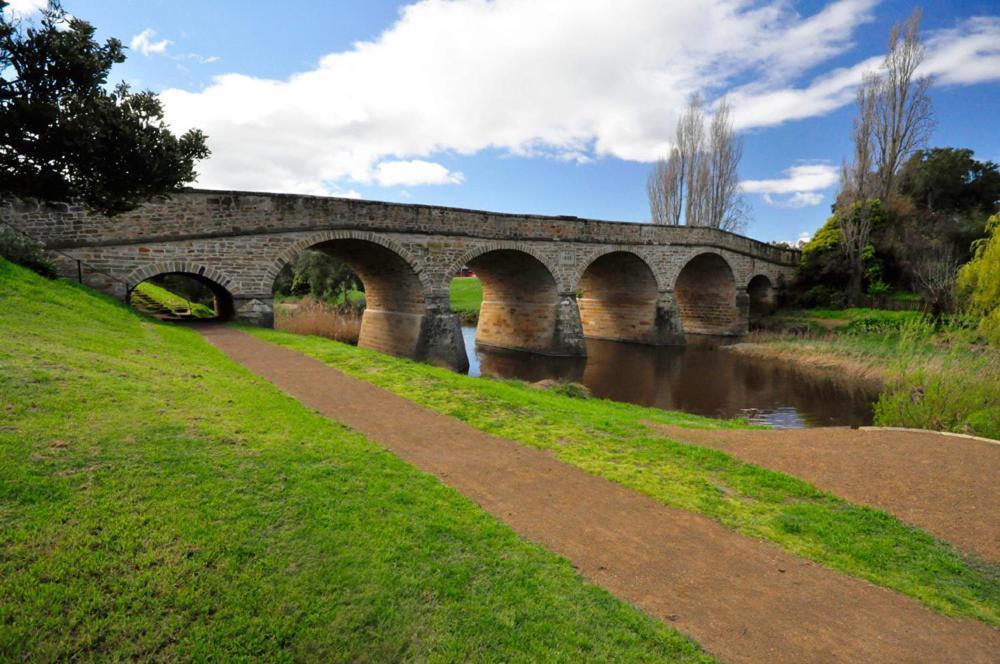 Bridge Cottages Sargeants & Armoury Cottages 1823 - History & Charm Richmond Kültér fotó